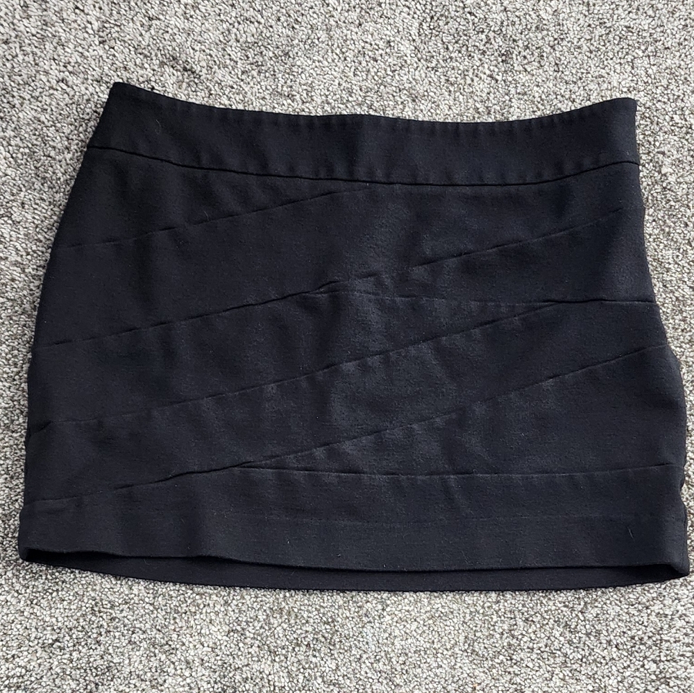 Black Express Body Con Mini Skirt with Accent lines Size Zero